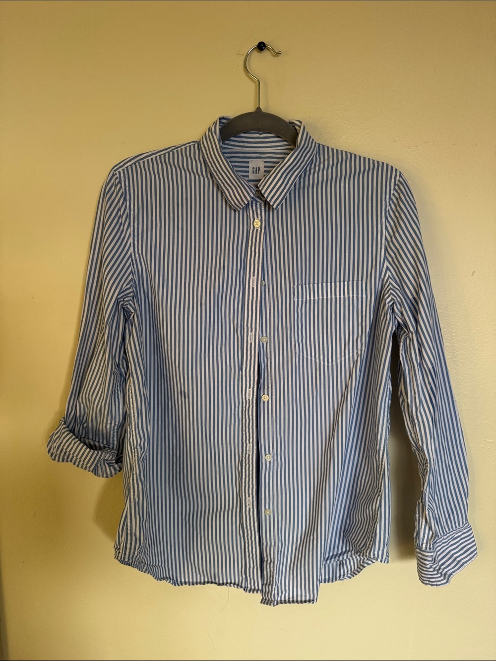 GAP Men's Blue & White Striped Casual Button-Down Shirt